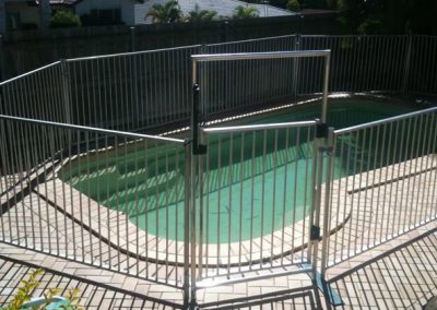temporary-pool-fence-gate4
